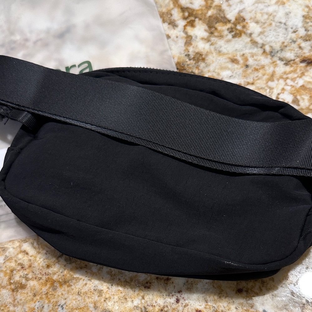 HALARA Black Belt Bag - Picture 3 of 4